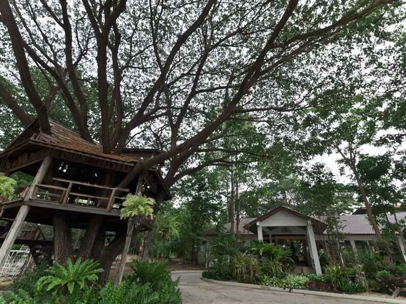Tree House Hotel Sisaket מראה חיצוני תמונה